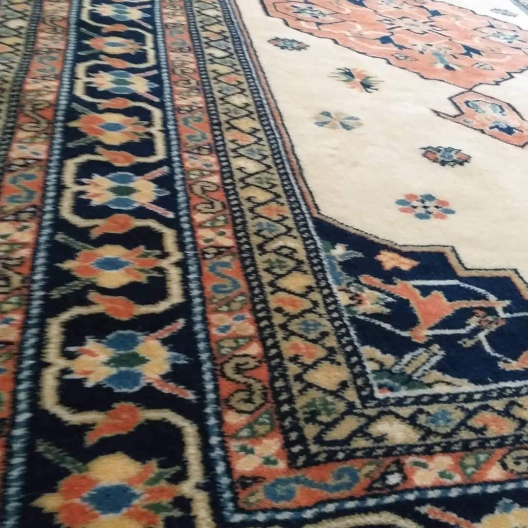 What is Persian Sultanabad Rug?