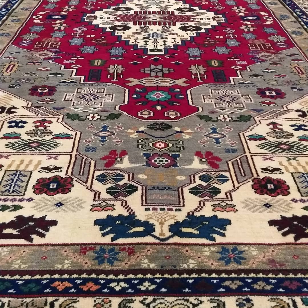 How To Choose The Best Persian Antique Iran Tabriz Rugs