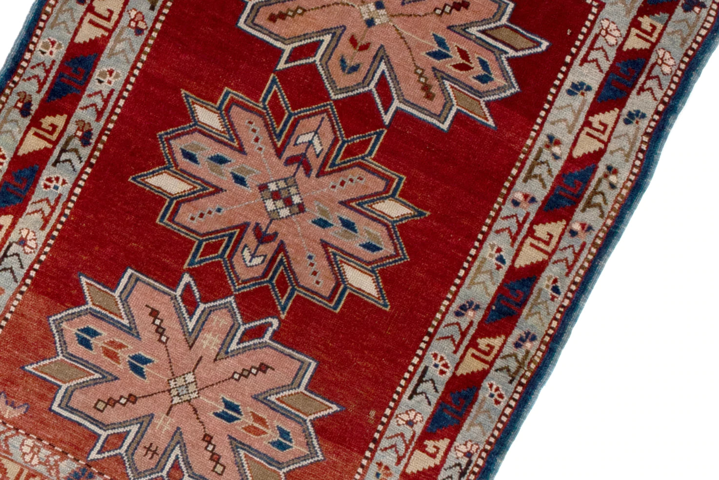 How to Choose Between a Vintage and a Modern Armenian Rug