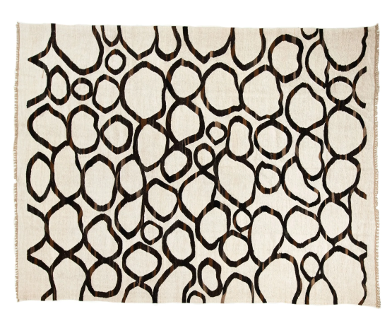 Black and white outdoor rug: A timeless classic!